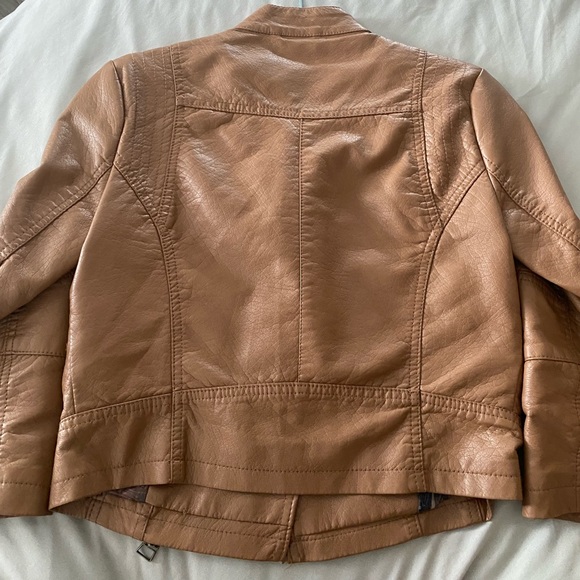 Leather Jacket! - Picture 3 of 4